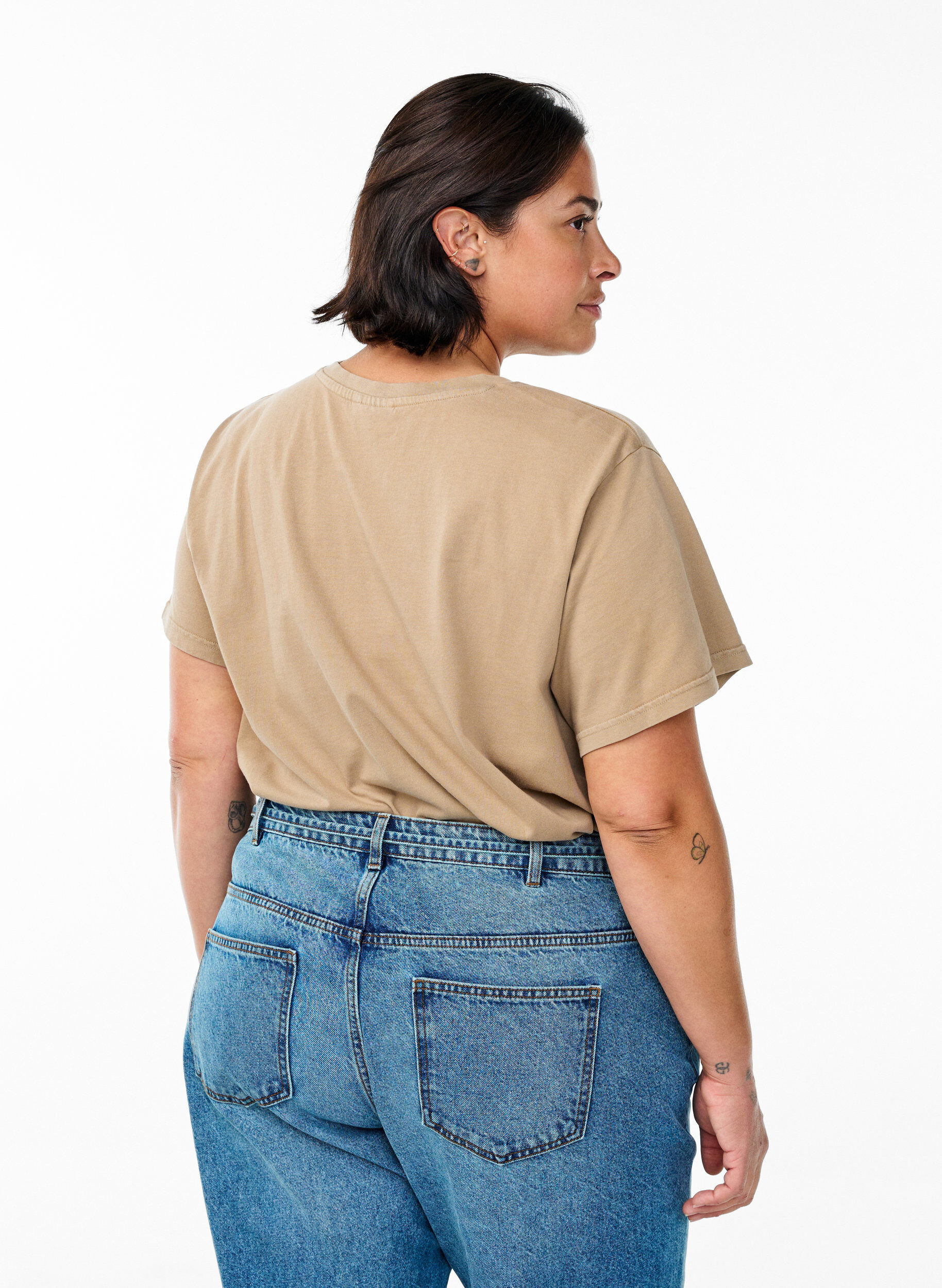 Zizzi T-shirt i &oslash;kologisk bomuld med rhinsten og sommerfugl, Brun, Model image number 2