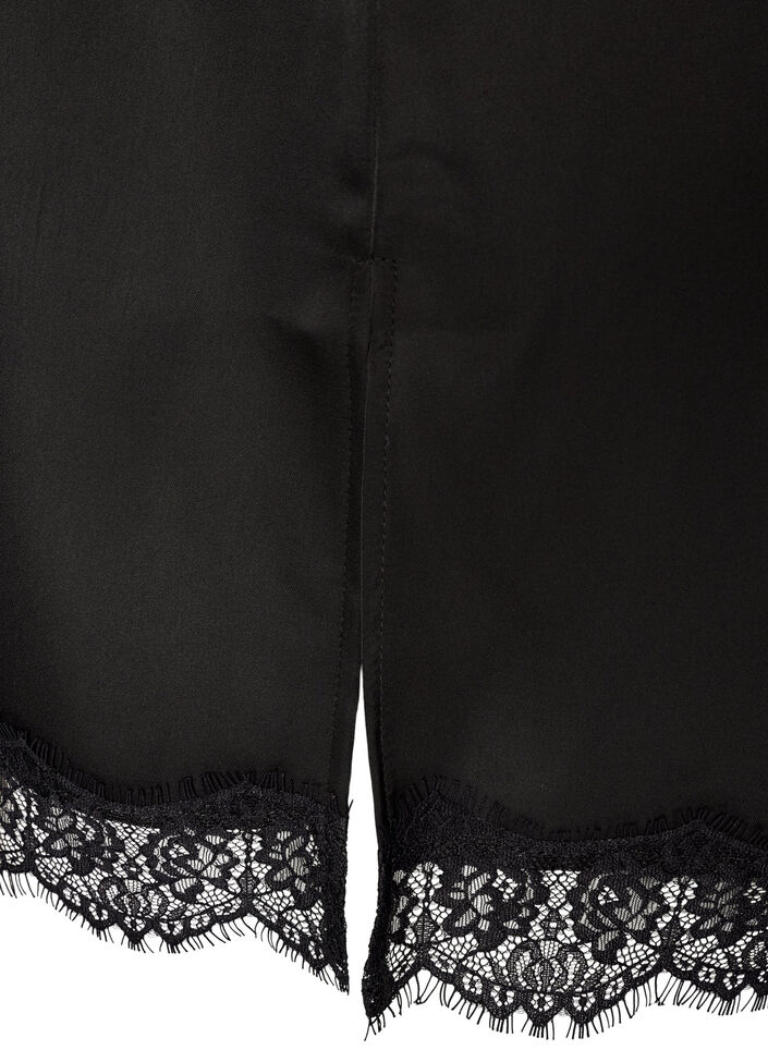 Lang satintop med blondekanter, Sort, Packshot image number 3