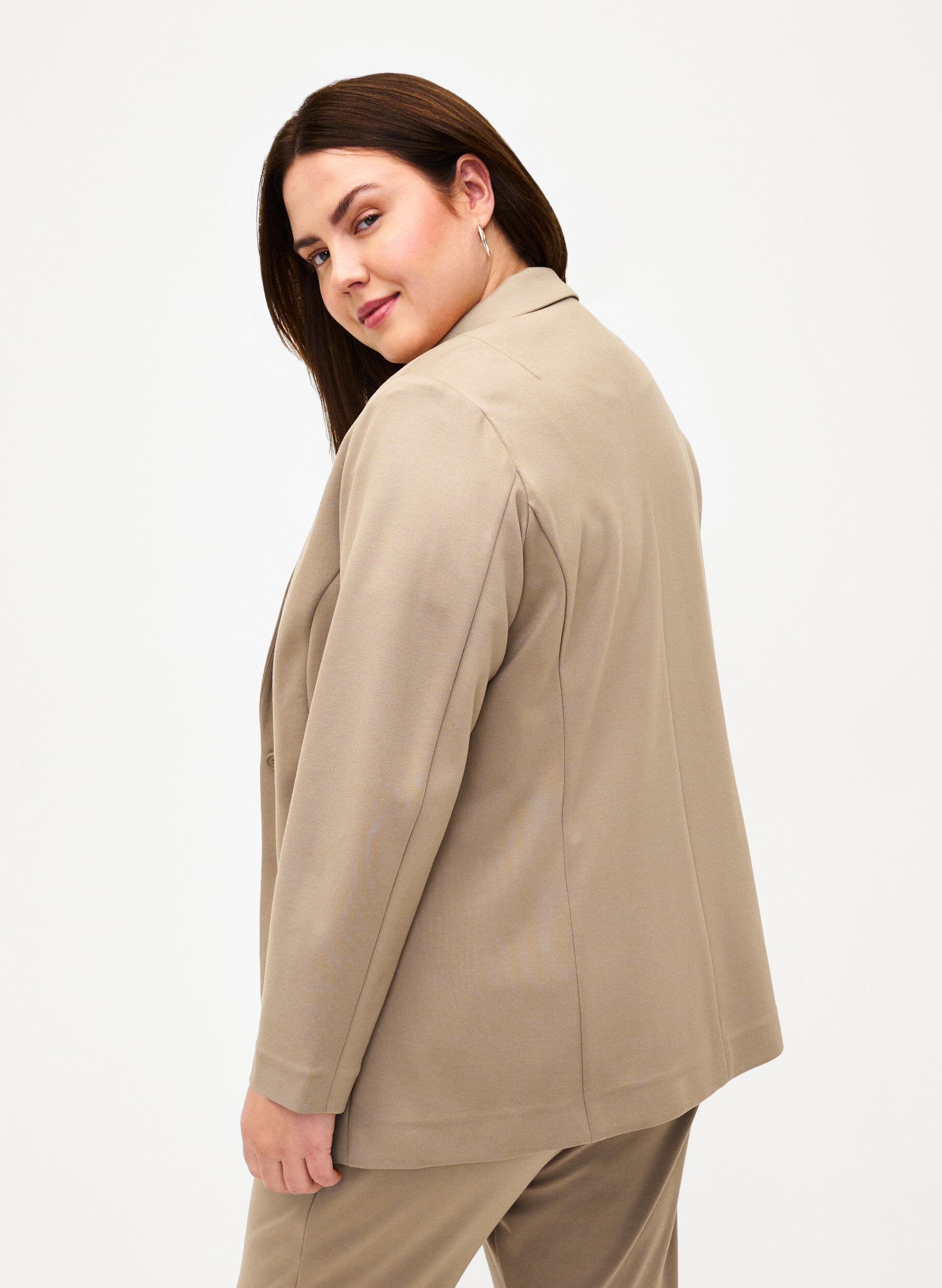 Zizzi Enkel blazer med knaplukning, Beige, Model image number 2