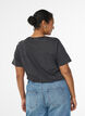 T-shirt i &oslash;kologisk bomuld med print washed effekt, Gr&aring;, Model image number 2