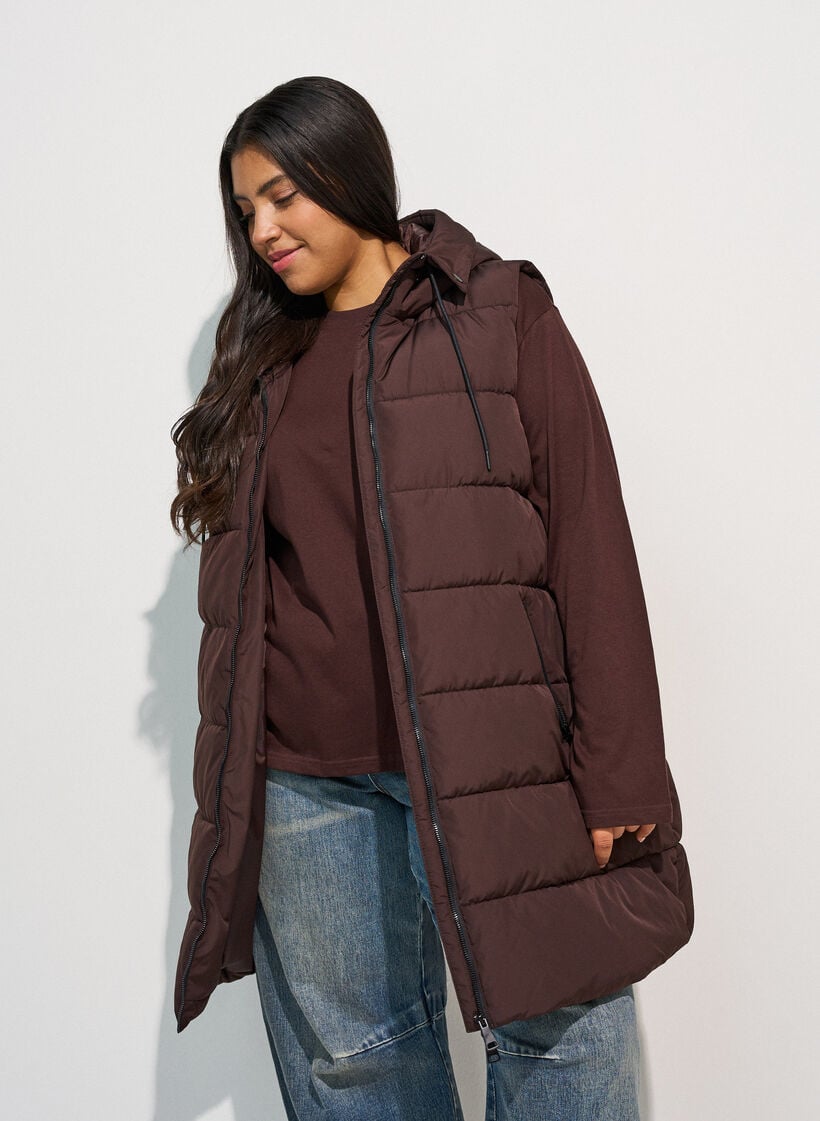 Lang vest med h&aelig;tte og lommer, Brun, Model image number 3