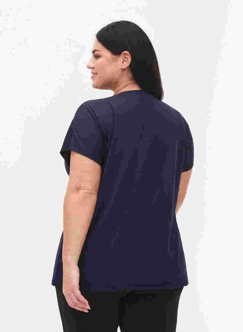 Kortærmet trænings t-shirt med v-udskæring, Night Sky, Model image number 1