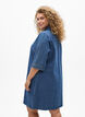 Kort denimkjole med lynl&aring;s og 3/4 &aelig;rmer, Bl&aring;, Model image number 2