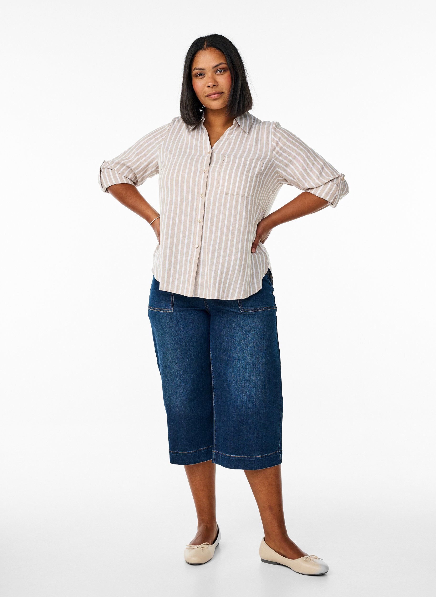 Zizzi Skjorte i h&oslash;r og viskose med 3/4-&aelig;rmer, Beige, Model image number 1