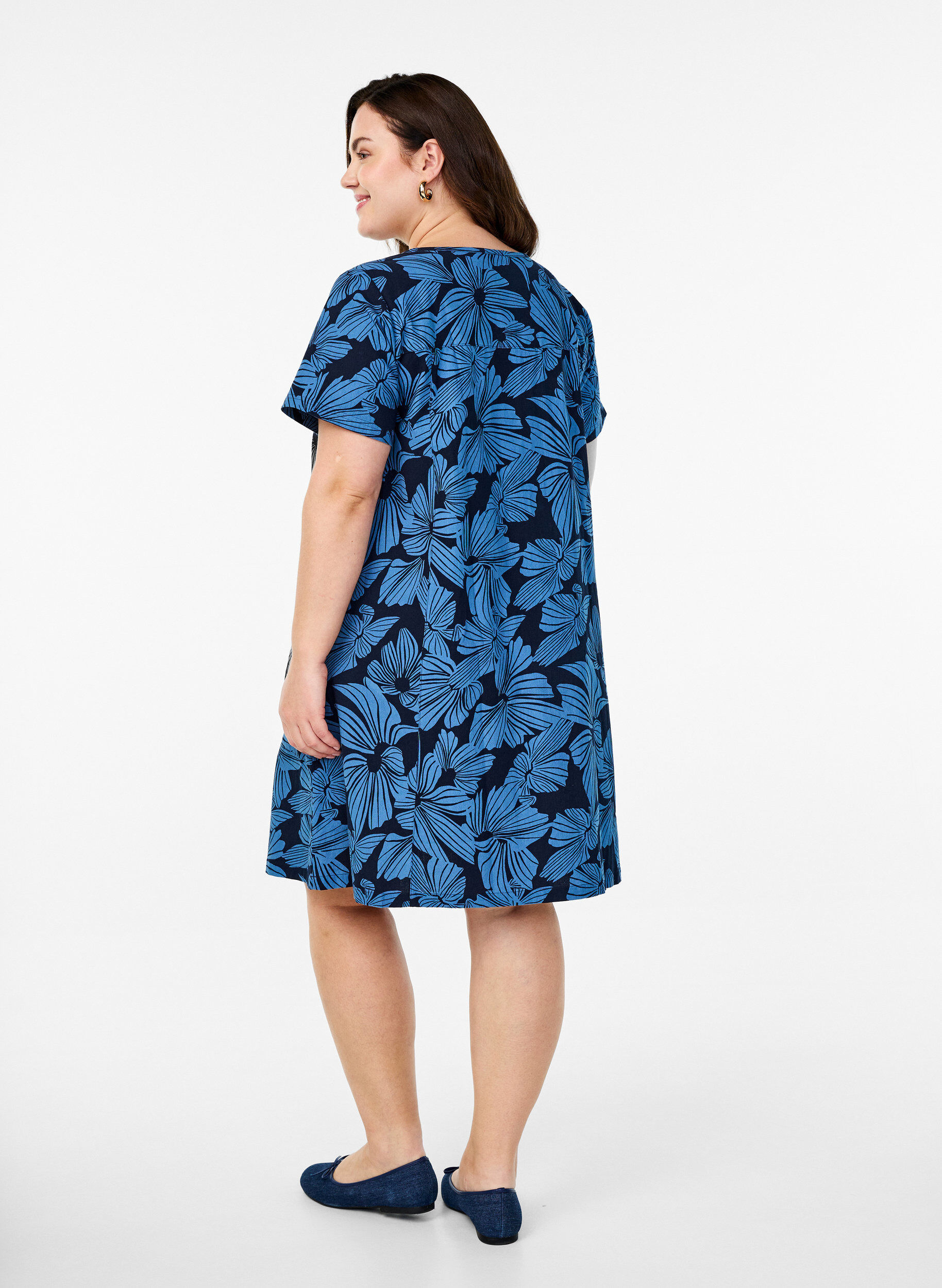 ZizziKort a-shape kjole med blomsterprint, Bl&aring;, Model image number 2