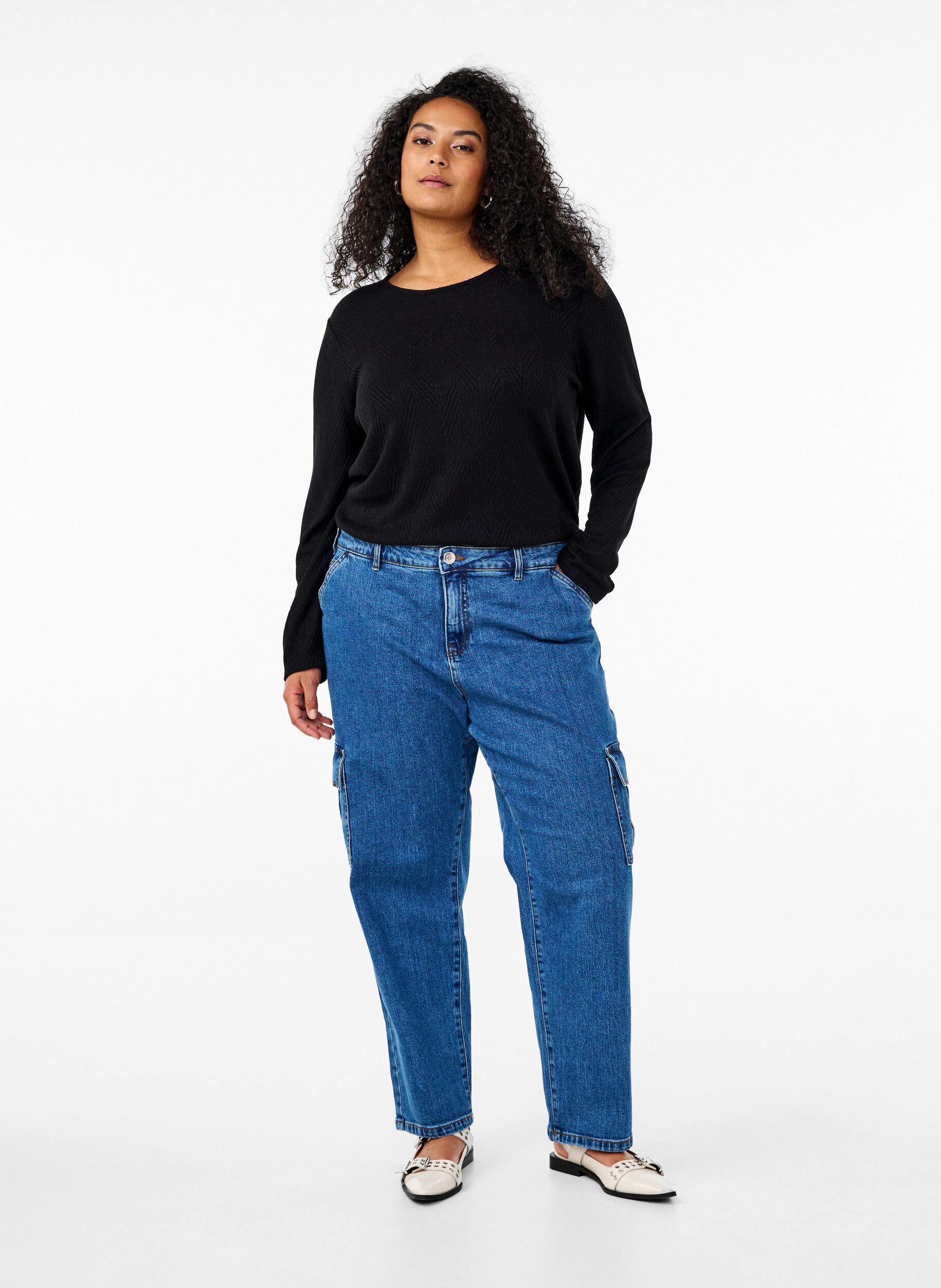 Zizzi Lang&aelig;rmet bluse med m&oslash;nster, Sort, Model image number 1