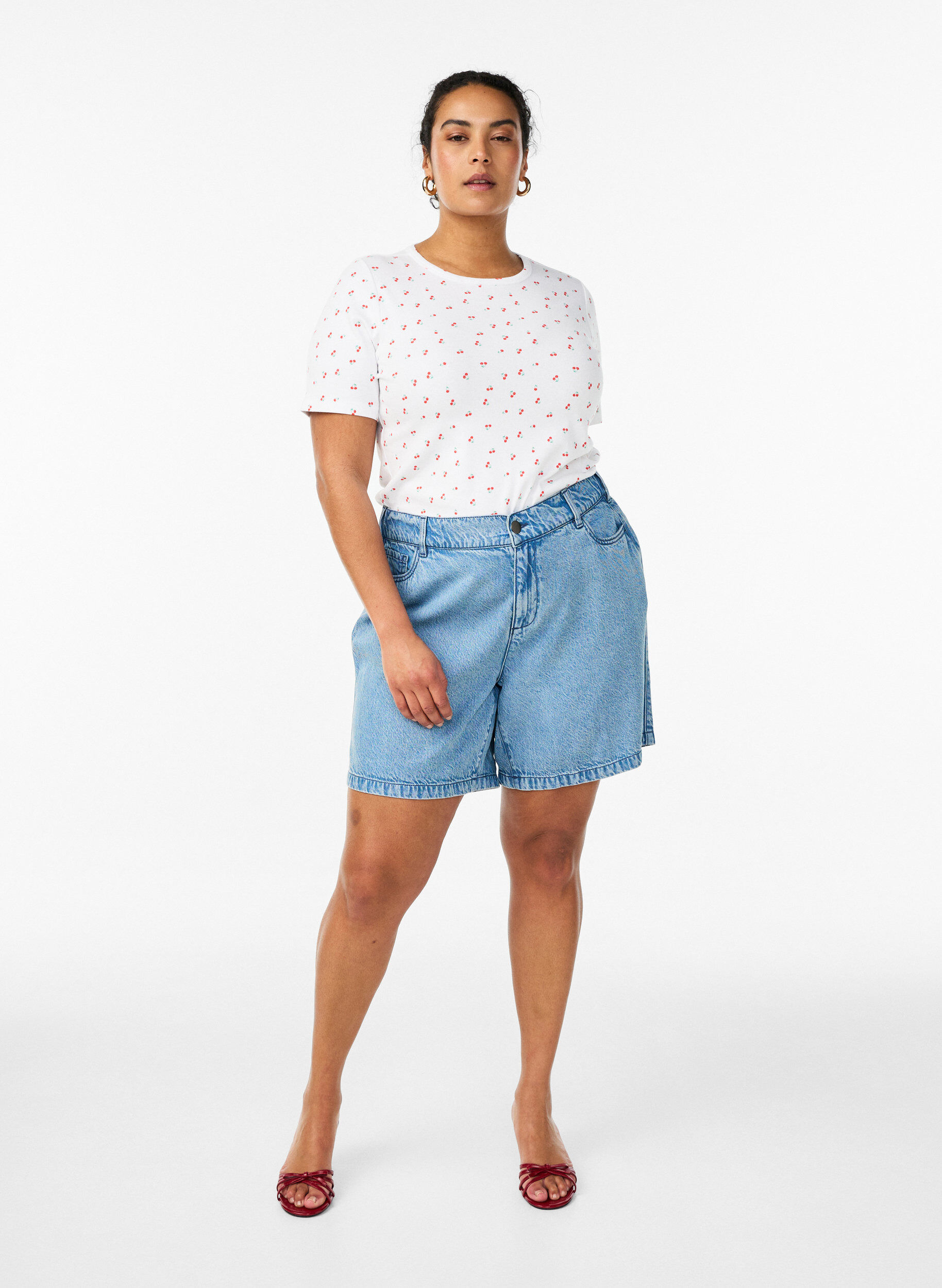 Zizzi T-shirt i bomuld med allover print, Vanilla, Model image number 1