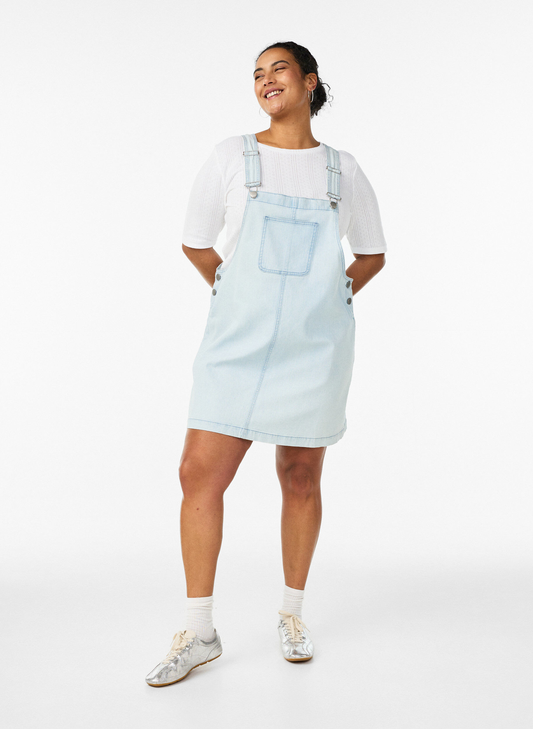 Zizzi Kort denim sm&aelig;k-kjole i stribet bomuld, Bl&aring;, Model image number 1
