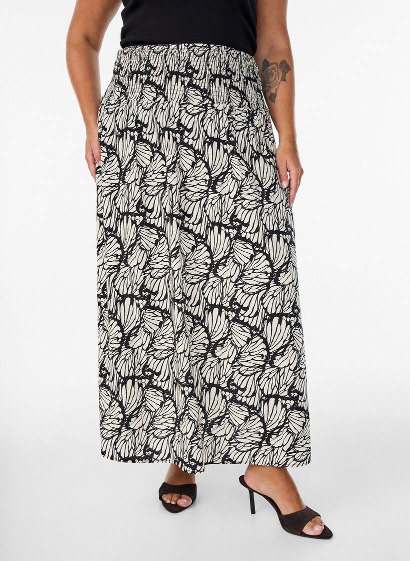 Maxinederdel i viskose med smock, Sort, Model image number 2