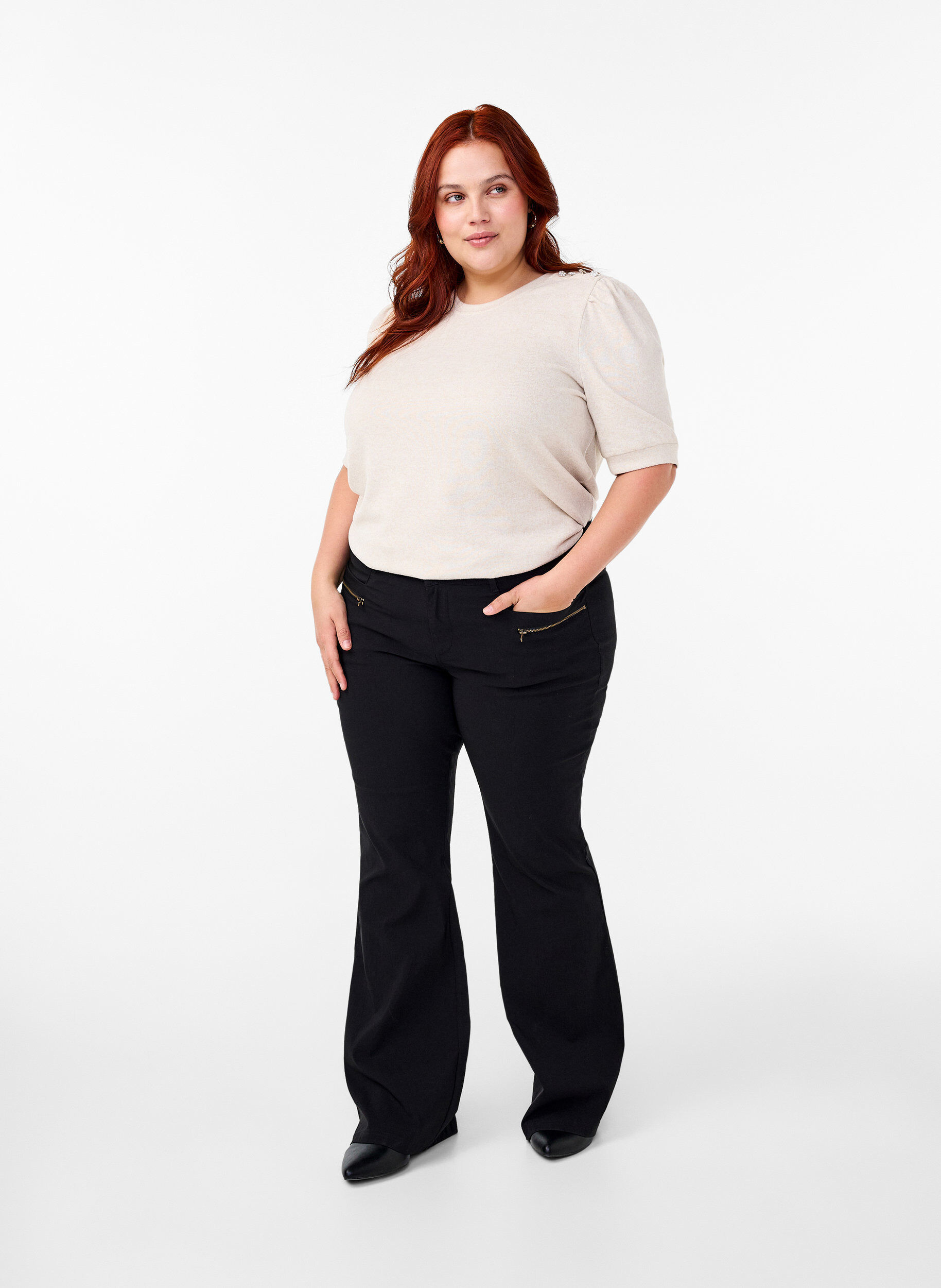 Zizzi Bluse med knapdetalje og korte puf&aelig;rmer, Beige, Model image number 1