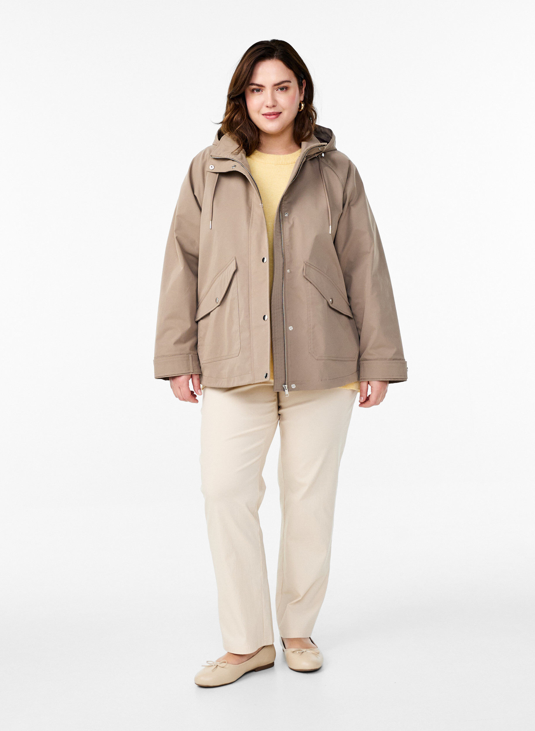 ZizziKort for&aring;rsjakke med aftagelig h&aelig;tte, Beige, Model image number 1