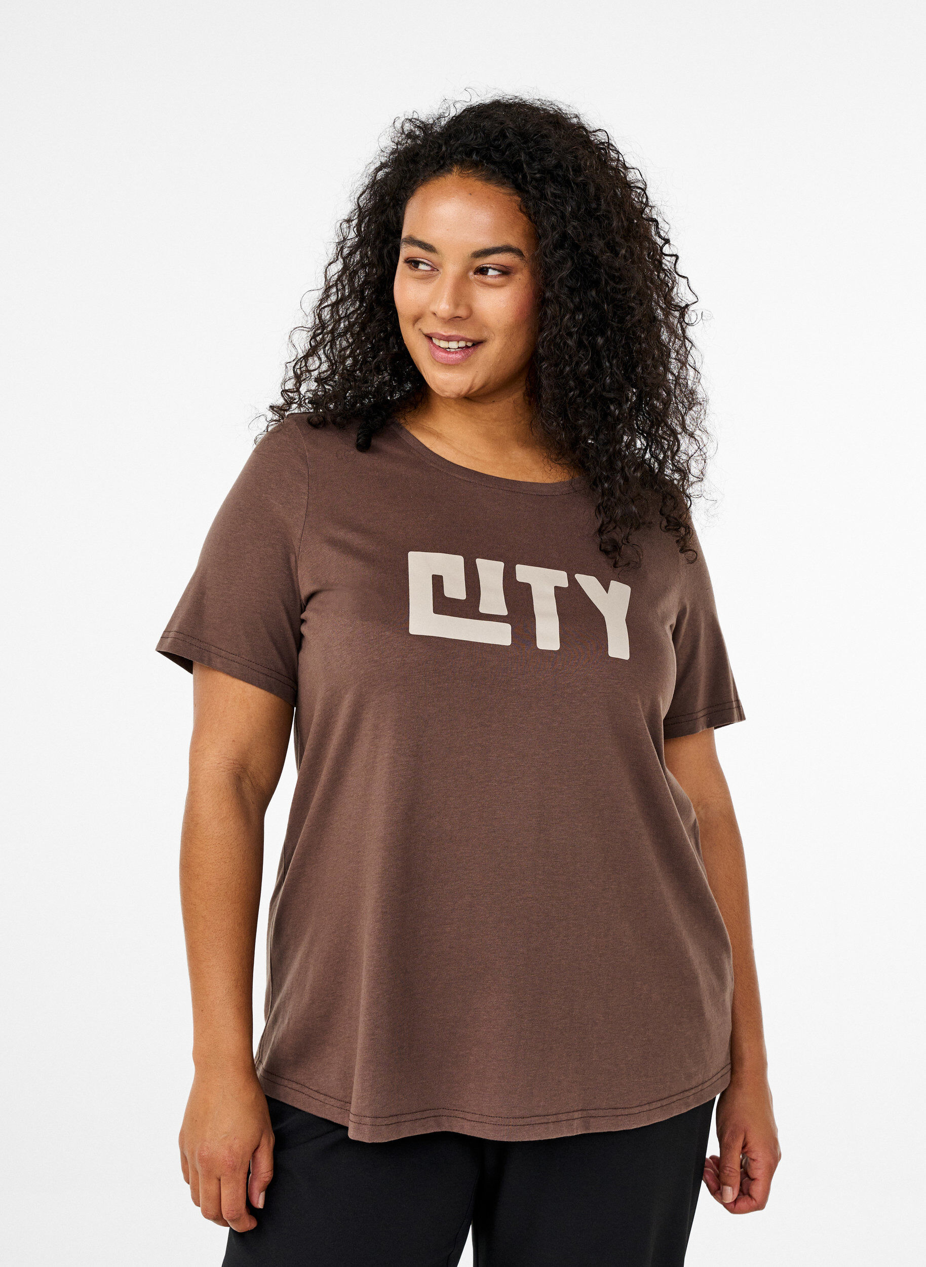 Zizzi FLASH - T-shirt med motiv, Brun, Model image number 0