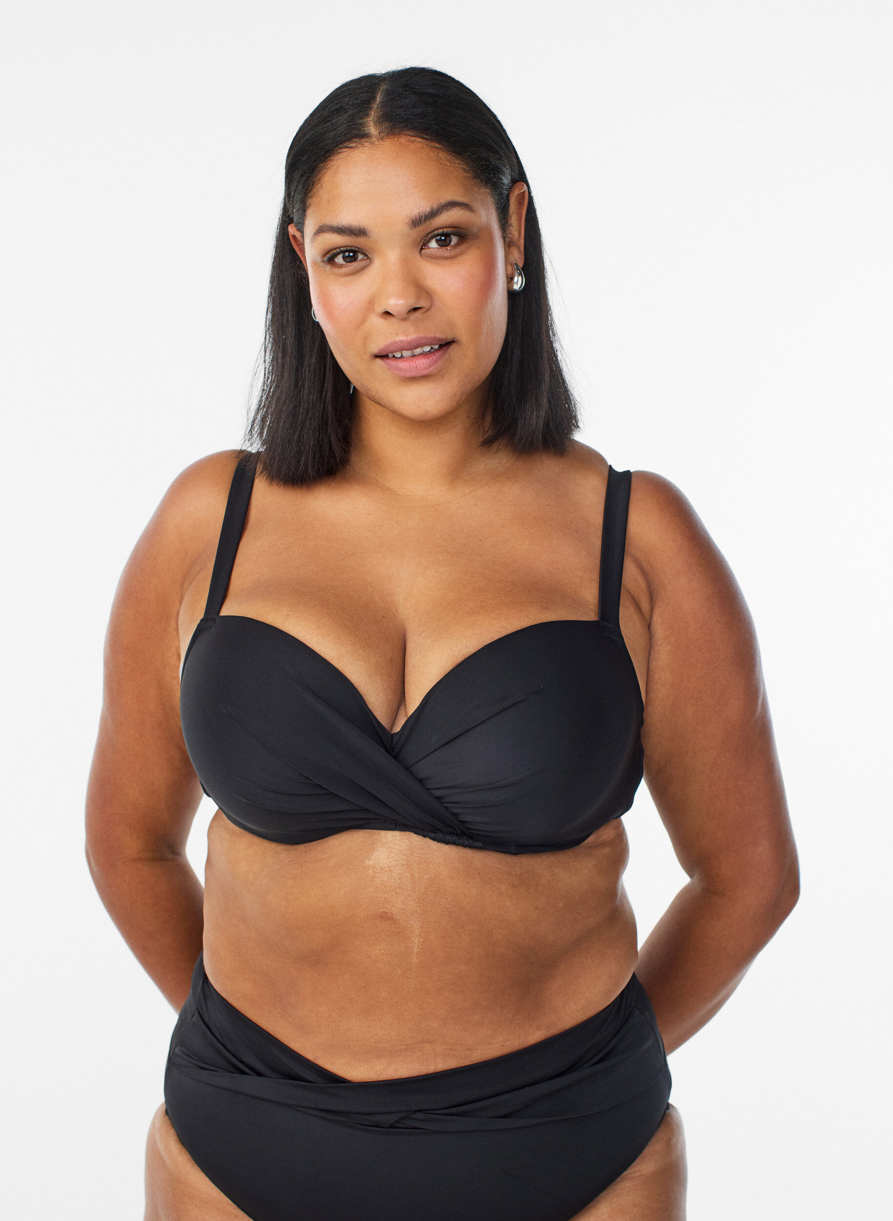 Bikini bh med b&oslash;jle og drapering, Sort, Model