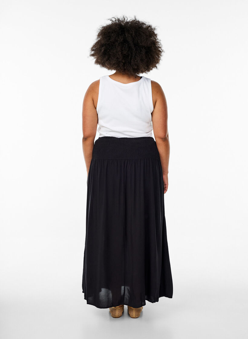 Maxinederdel i viskose med smock, Sort, Model image number 2