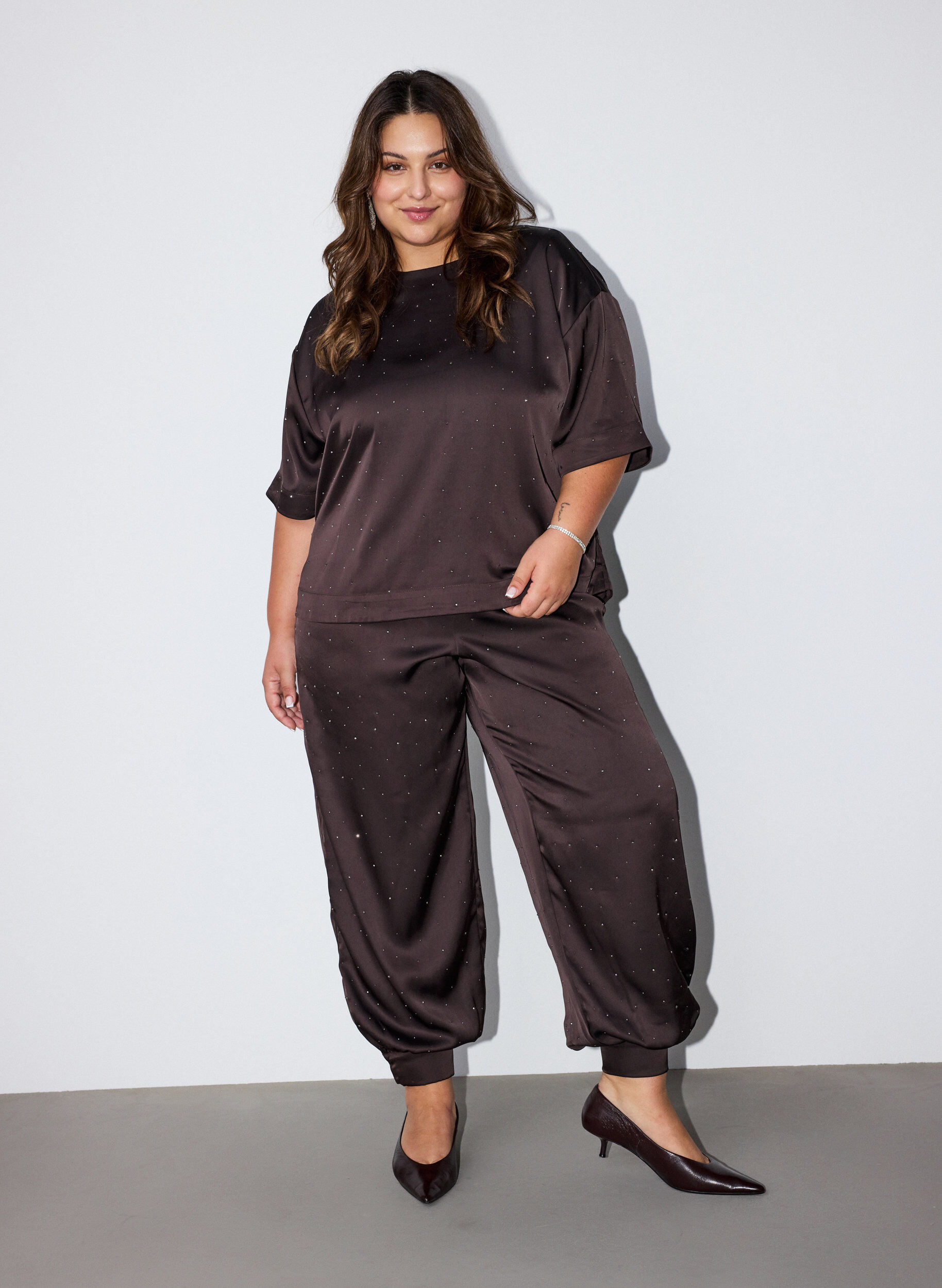 ZizziBallonbukser i satin med rhinsten, Brun, Model image number 0