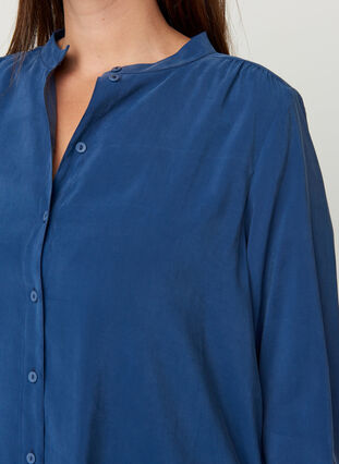Lang ensfarvet skjorte i viskose, Blue Ass, Model image number 2