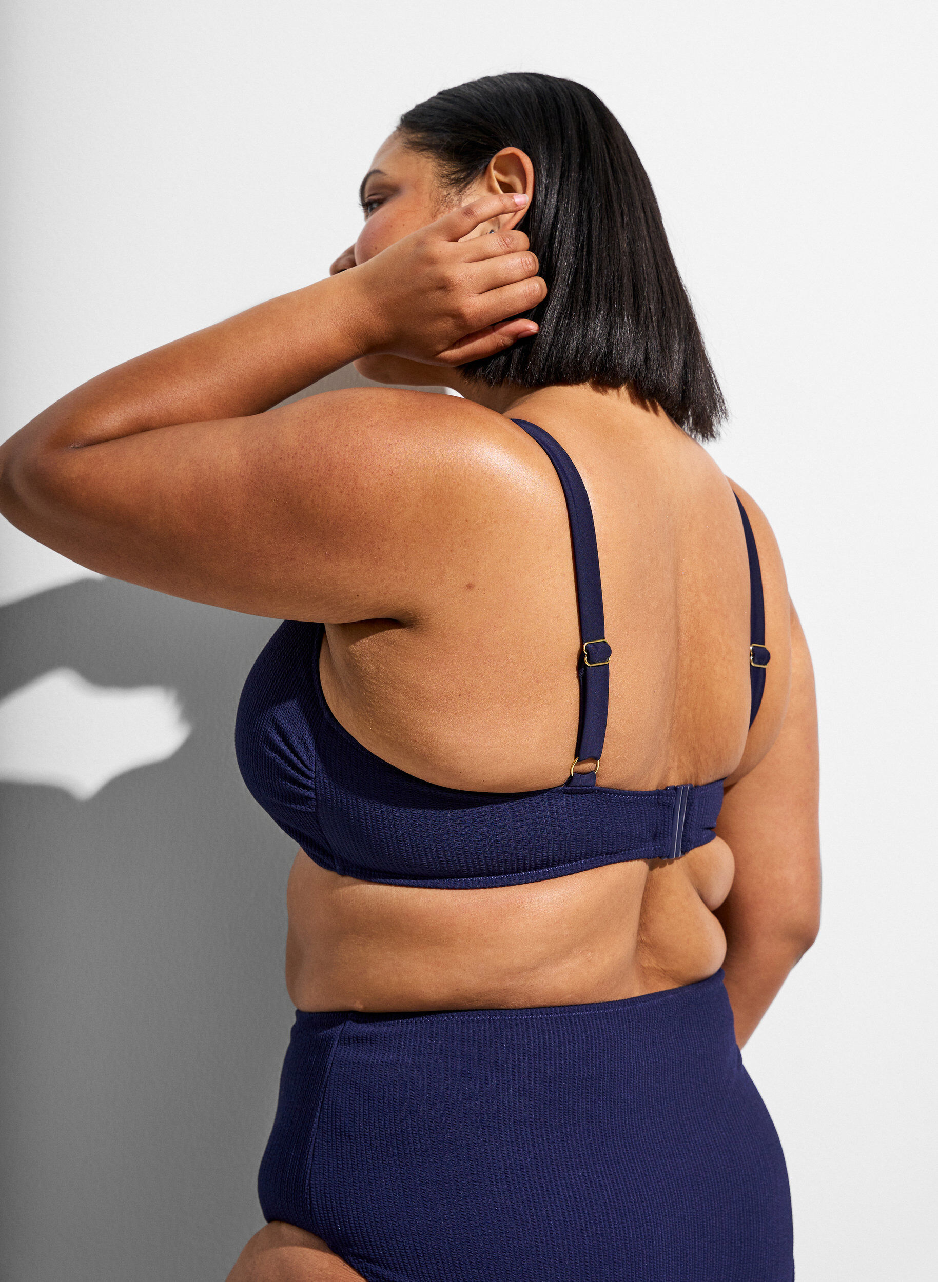 ZizziBikinioverdel med struktur og gulddetalje, Bl&aring;, Model image number 1