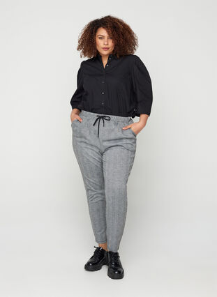 Ternede bukser med lommer, Black Check, Model image number 2