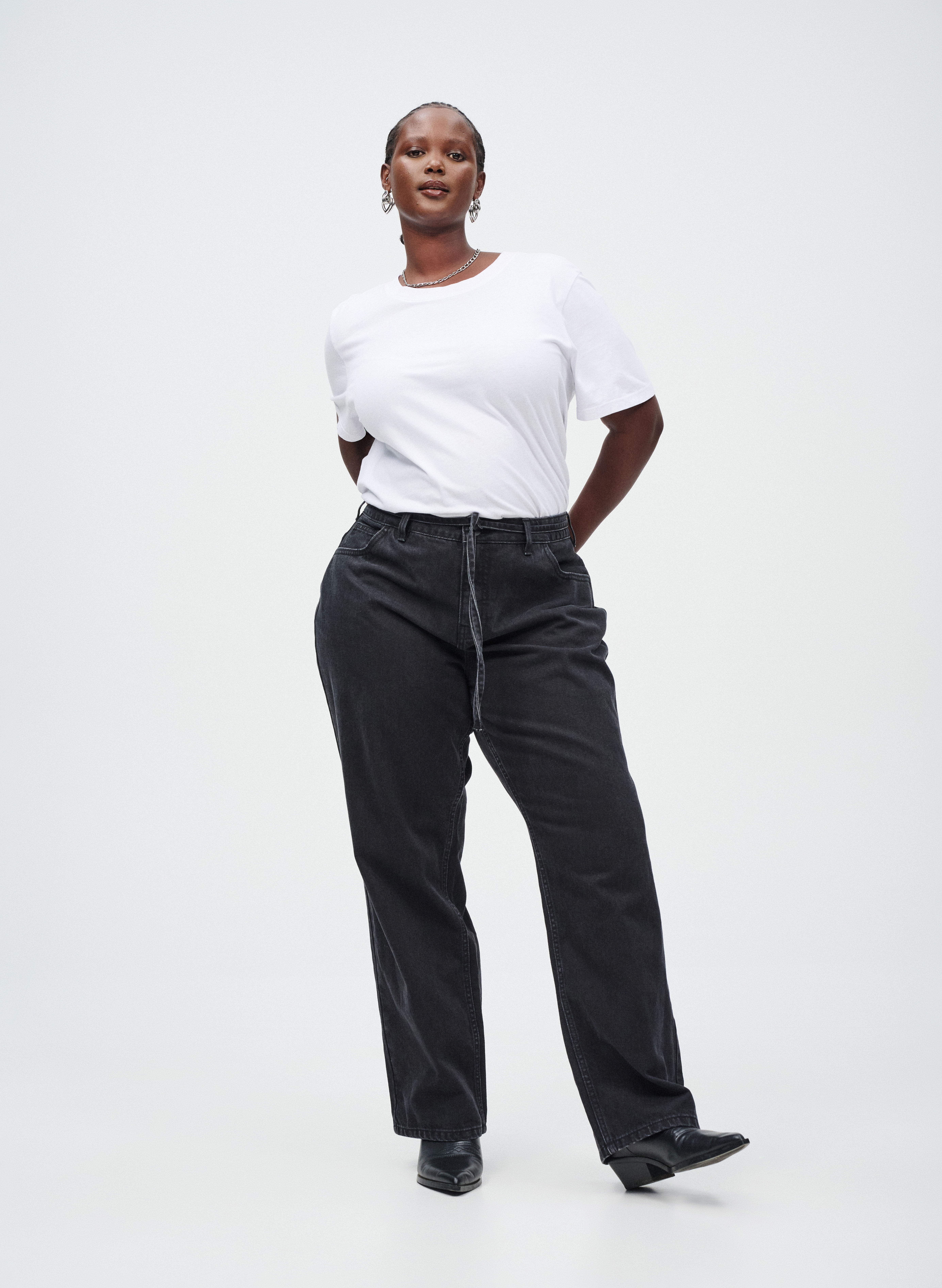 Jeans med sn&oslash;rer, , Model