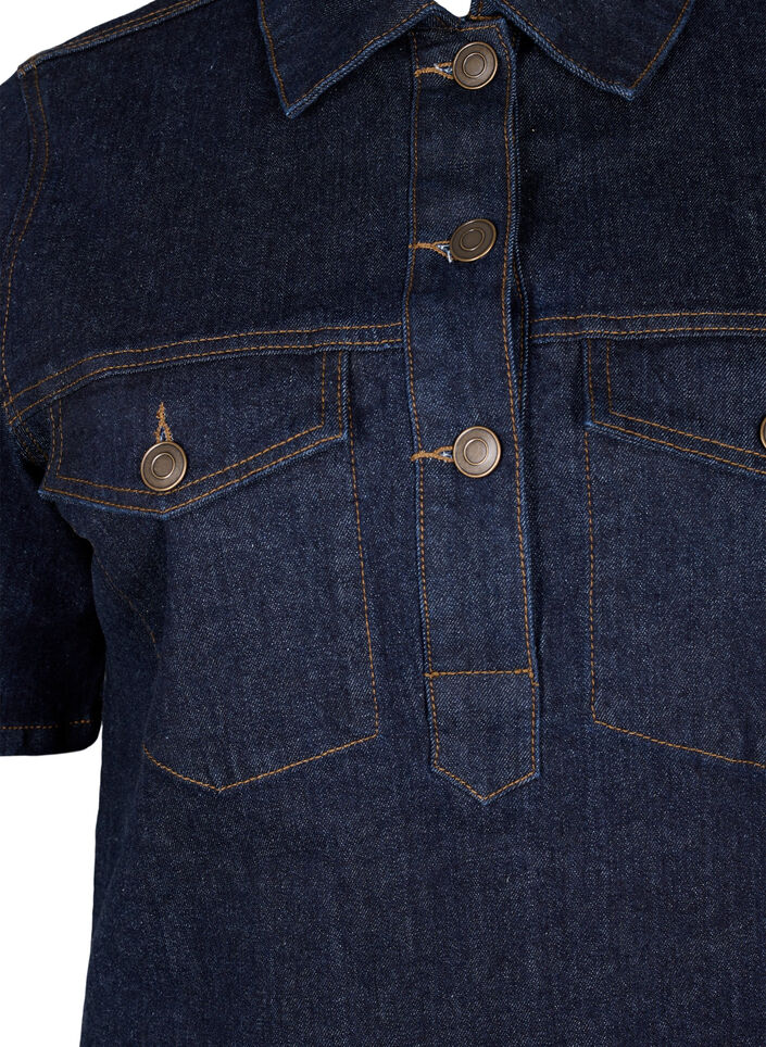 Denimkjole med korte &aelig;rmer og brystlommer, Dark Blue Denim, Packshot image number 2