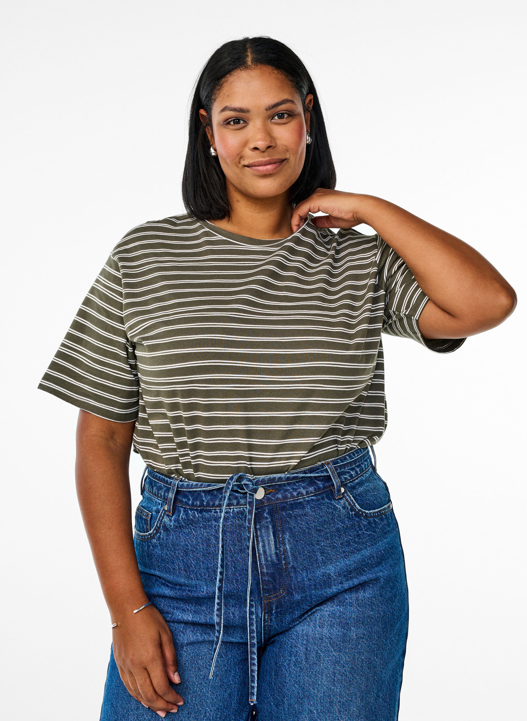 T-shirt med striber, Gr&oslash;n, Model