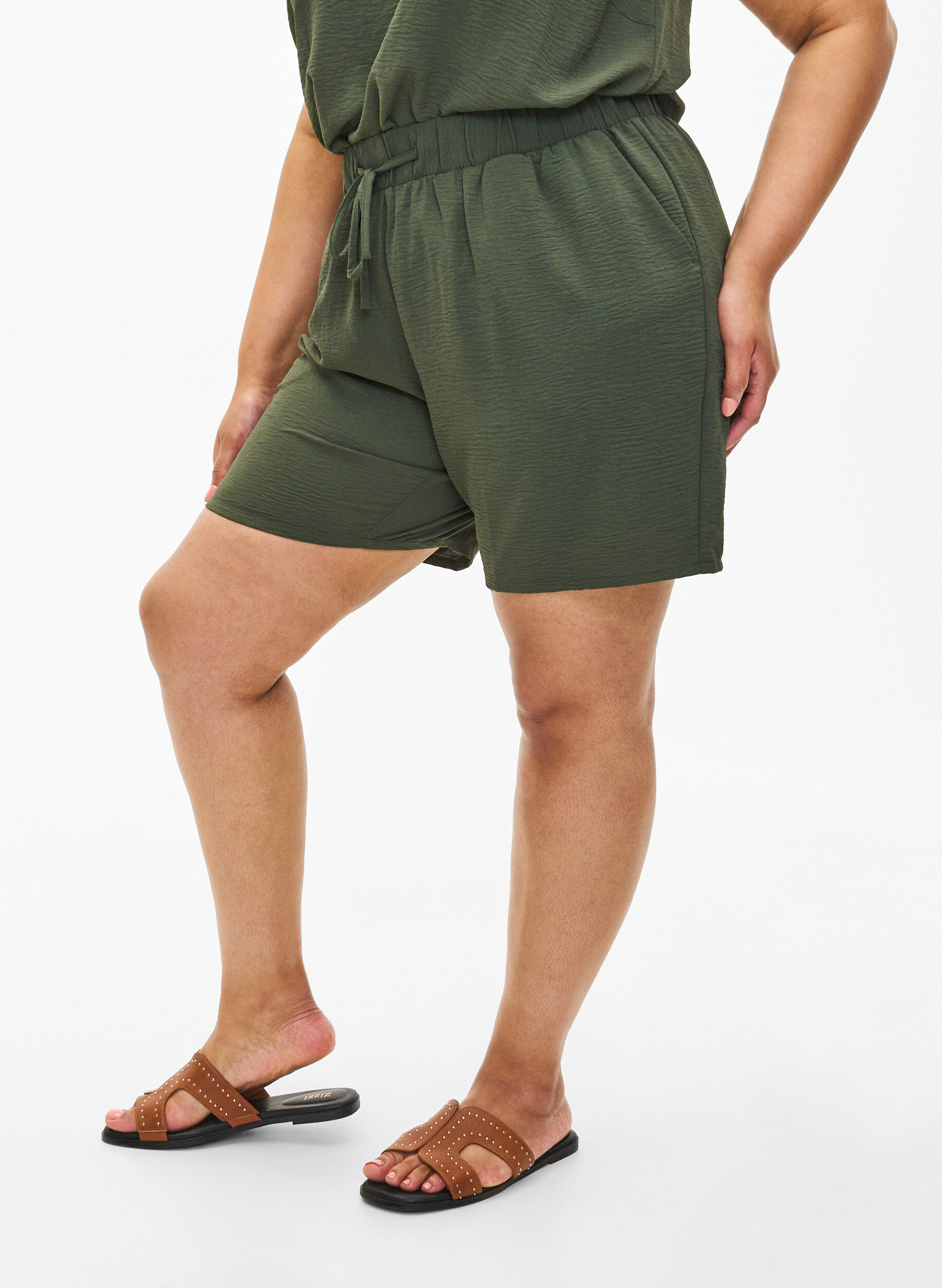 ZizziShorts med lommer og elastik i taljen, Gr&oslash;n, Model image number 3