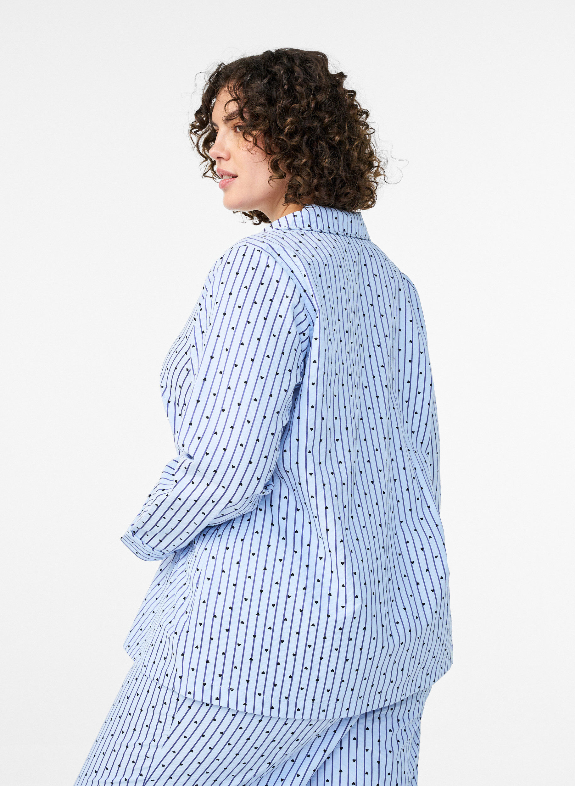 Zizzi Pyjamasskjorte i b&aelig;k og b&oslash;lge med lange &aelig;rmer, Bl&aring;, Model image number 2