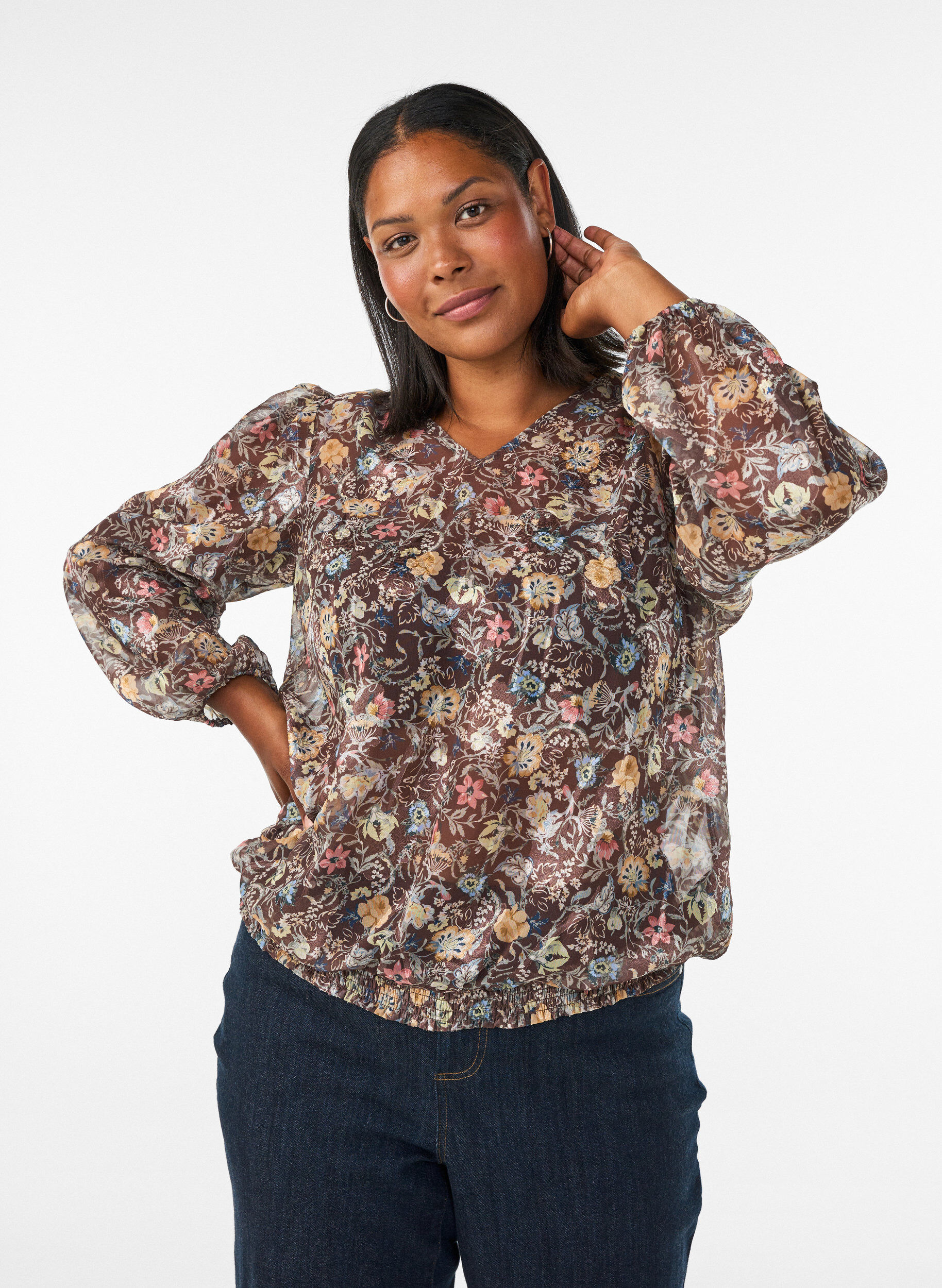 ZizziBluse med blomsterprint og balloneffekt, Brun, Model image number 0