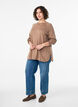 Strikbluse med rund hals og strikket m&oslash;nster, Brun, Model image number 1