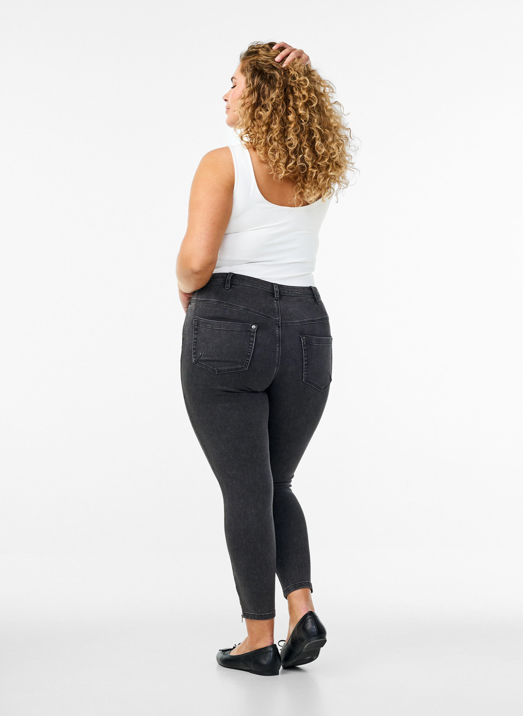ZizziCropped Amy jeans med lynl&aring;sdetalje, Gr&aring;, Model image number 2