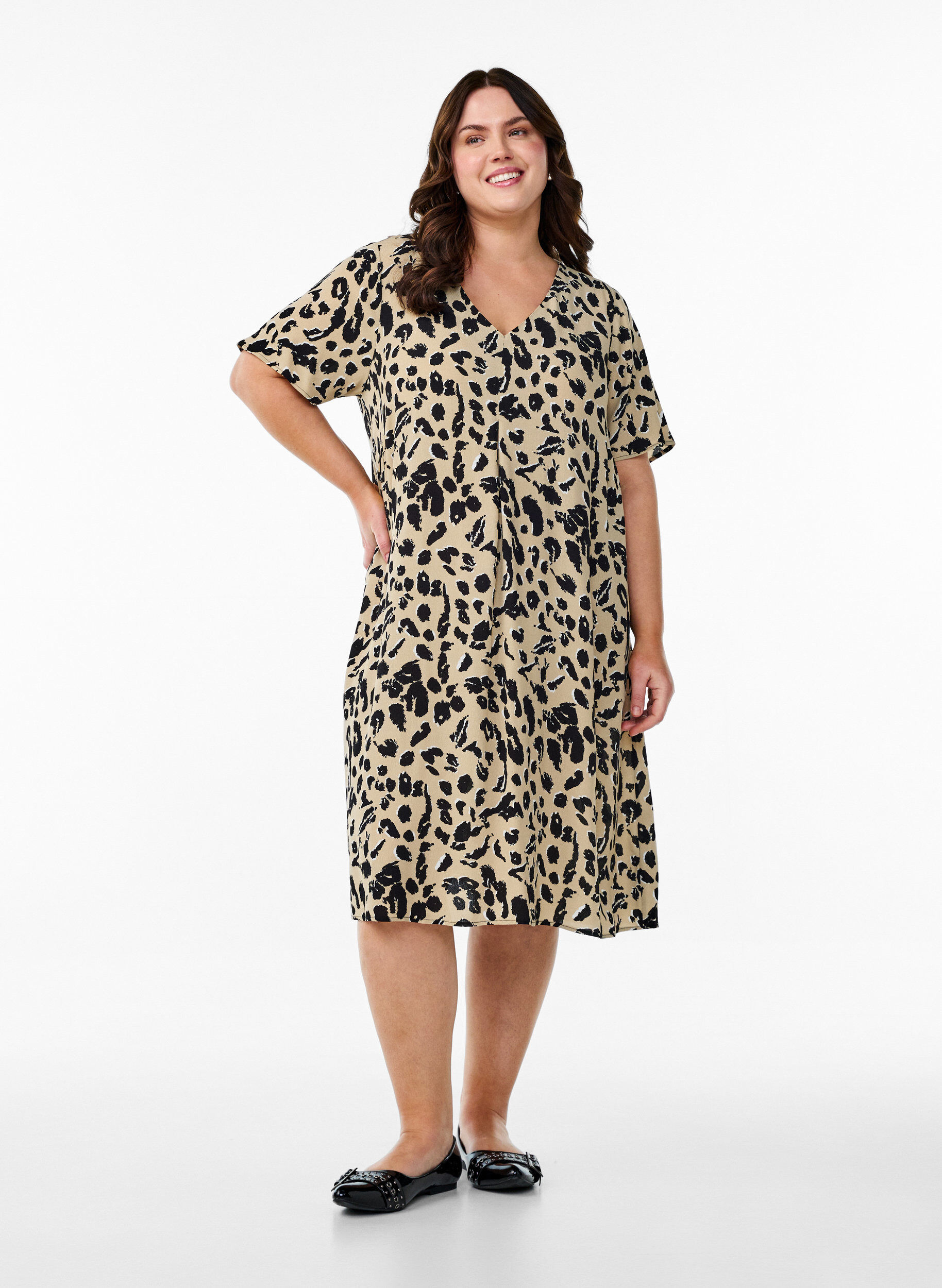 Zizzi Viskose kjole med A-form, Beige, Model image number 1