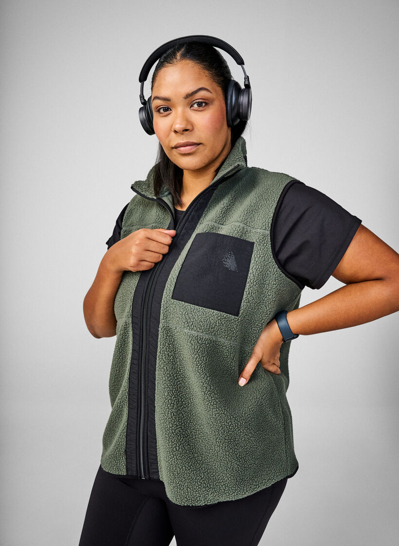 Sporty teddy vest med lommer, Thyme, Image image number 0