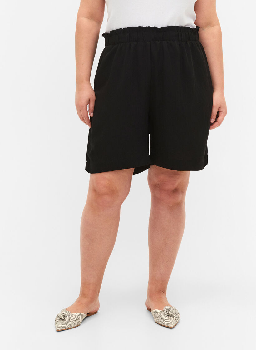 Løse shorts i viskose, Black, Model image number 2