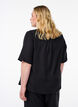 Skjortebluse med v-hals og korte &aelig;rmer, Sort, Model image number 2