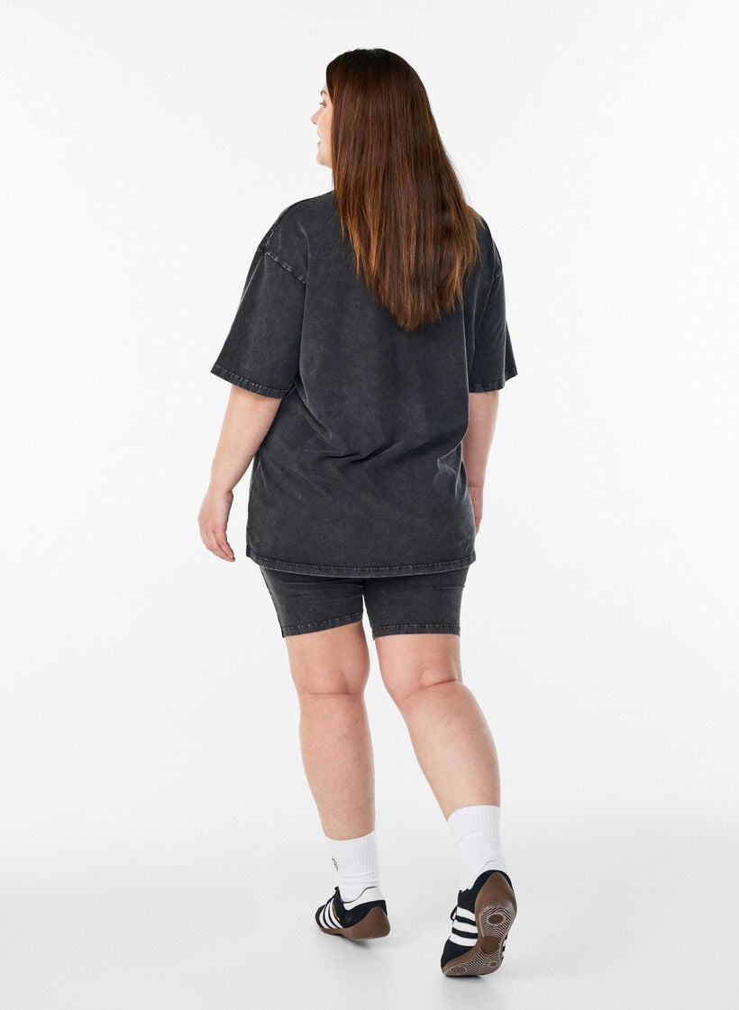 T&aelig;tsiddende jerseyshorts med washed effekt, Sort, Model image number 1