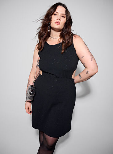 Ærmeløs kjole med udskåret parti, Black, Image image number 0