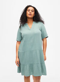Kortærmet kjole i 100% bomuld, Chinois Green, Model
