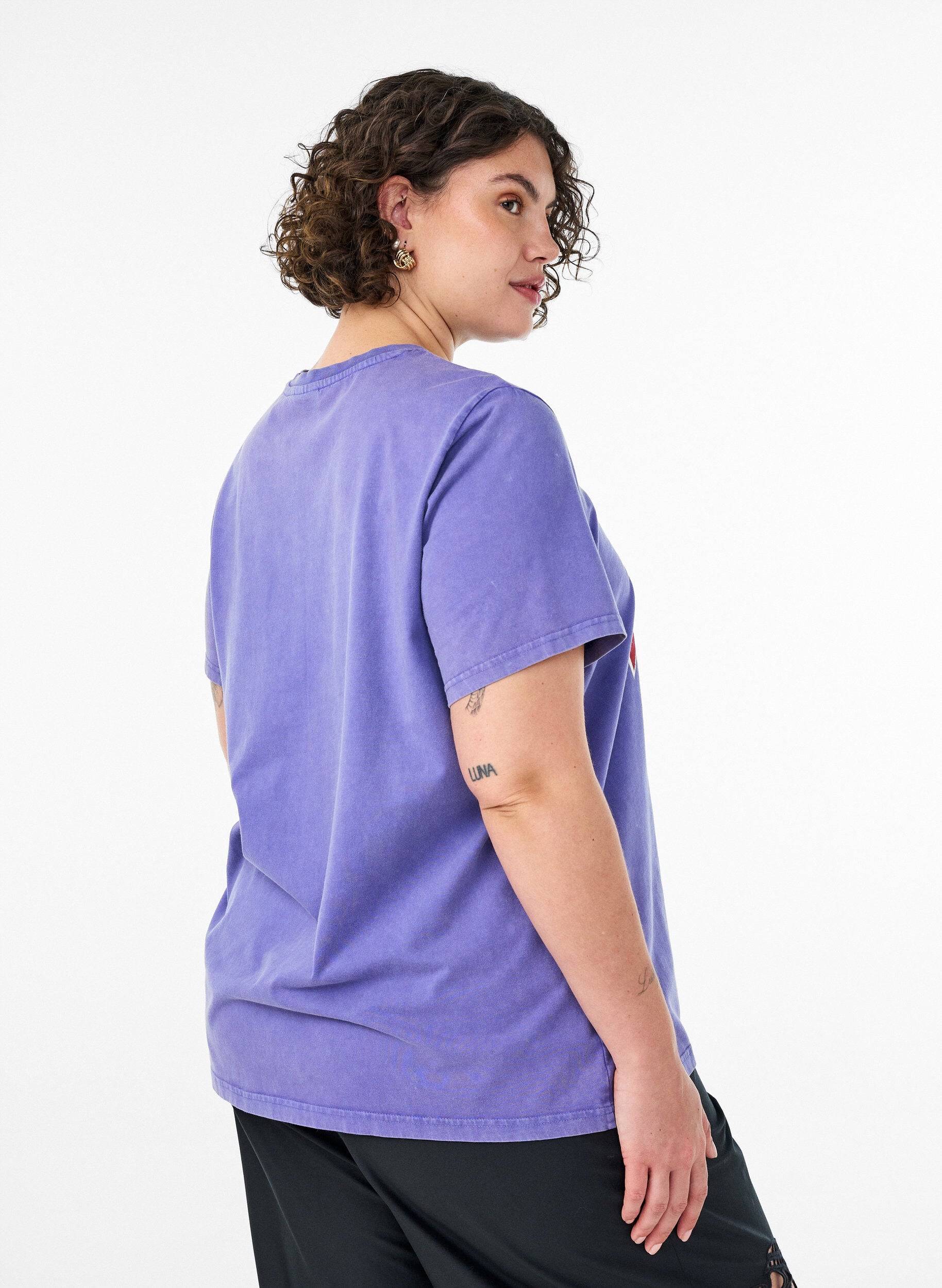 ZizziT-shirt i bomuld med frontprint og vasket look, Lilla, Model image number 2