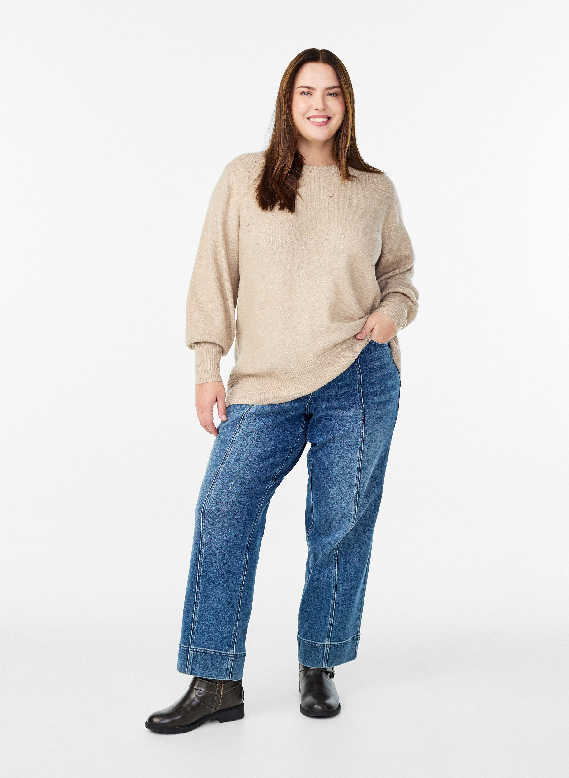 Zizzi Strikbluse med rhinsten, Beige, Model image number 1
