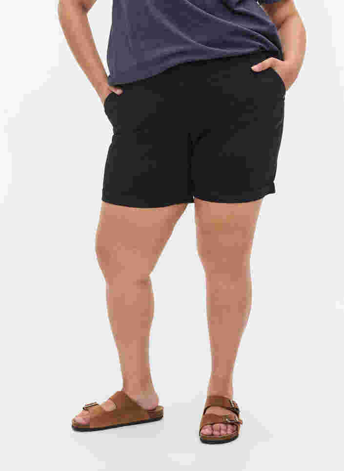 Bomulds shorts med lommer, Black, Model image number 2