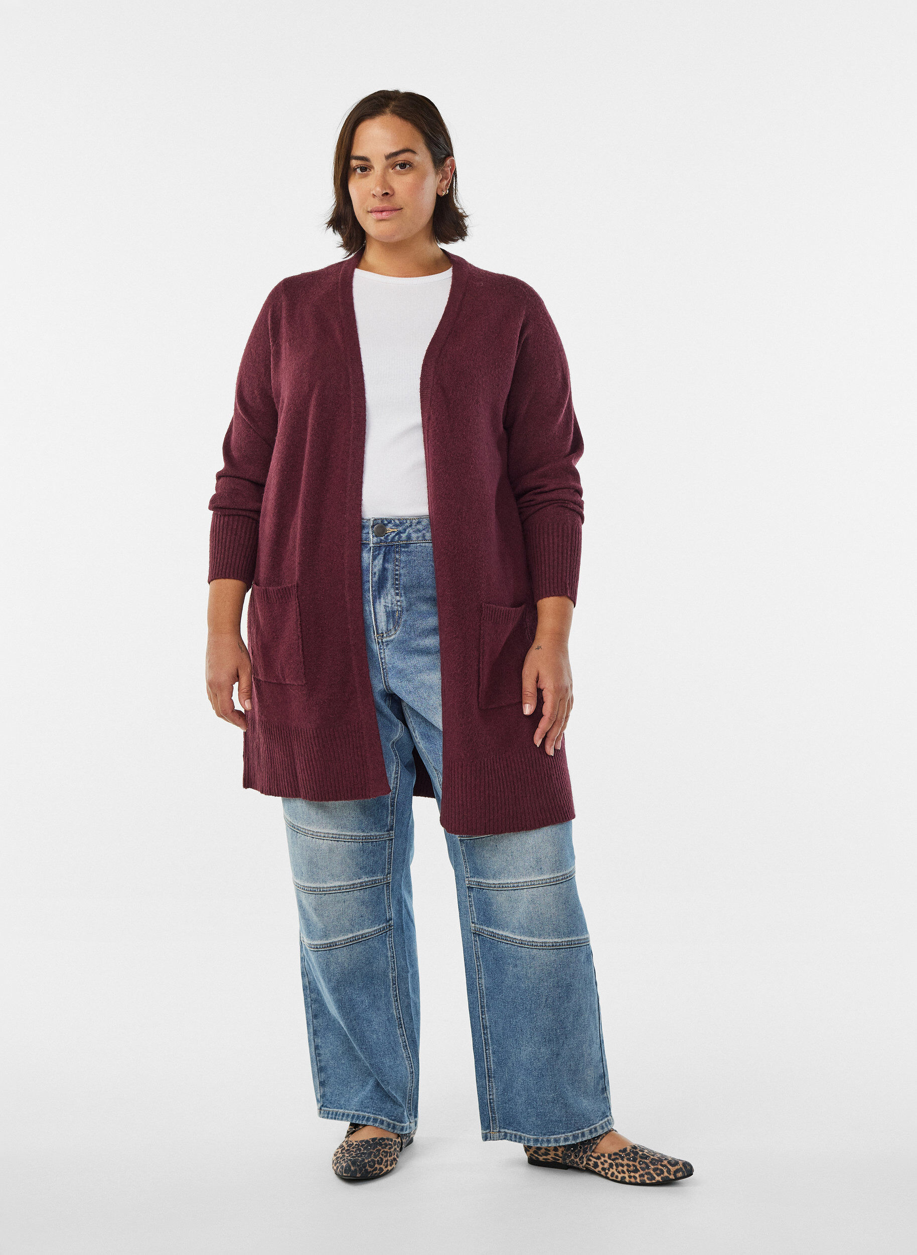 Zizzi Meleret strik cardigan med lommer, M&oslash;rk Bordeaux, Model image number 1