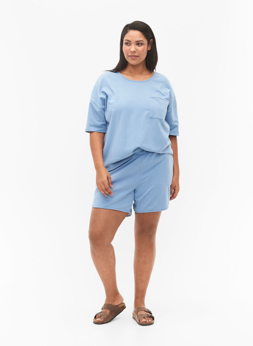 Ensfarvede sweatshorts med lommer, Faded Denim, Model image number 3