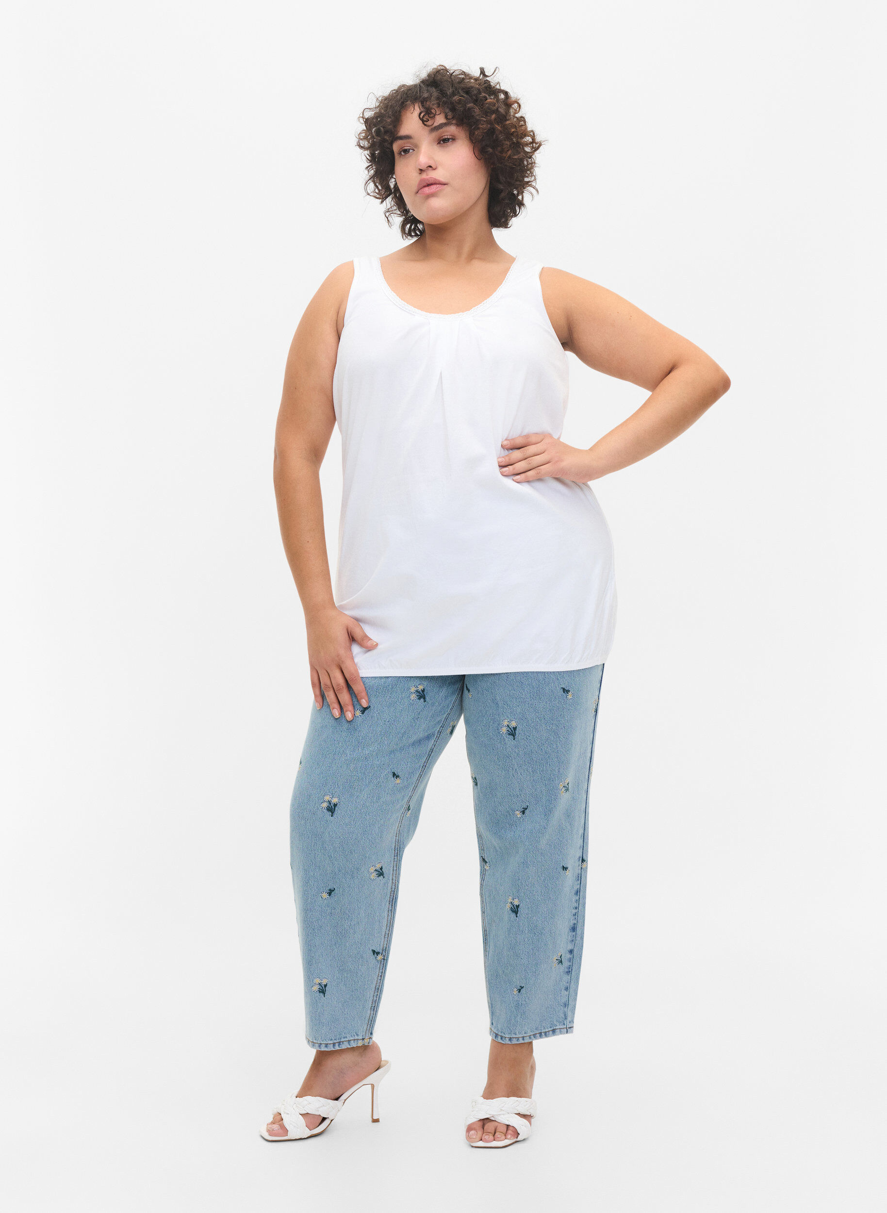 Zizzi Bomuldstop med rund hals og blondekant, Bright White, Model image number 2