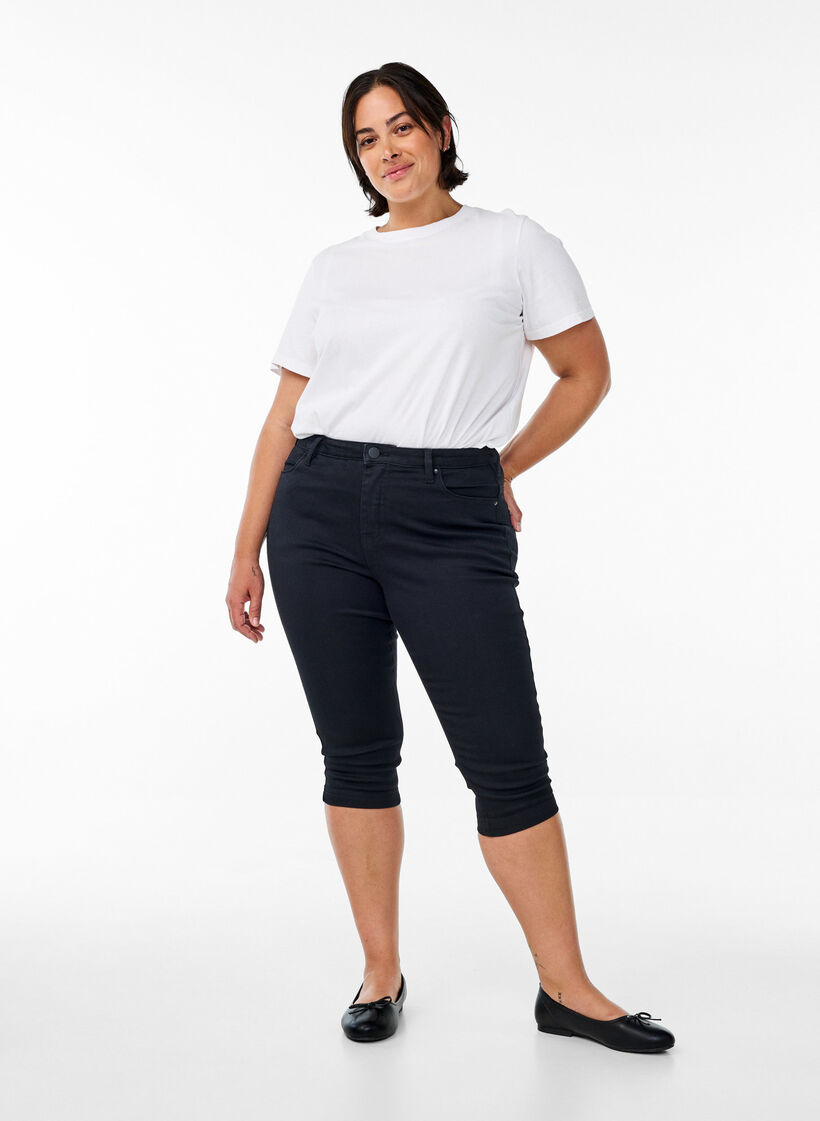 Højtaljede Amy capri jeans med super slim fit, Sort, Model image number 0