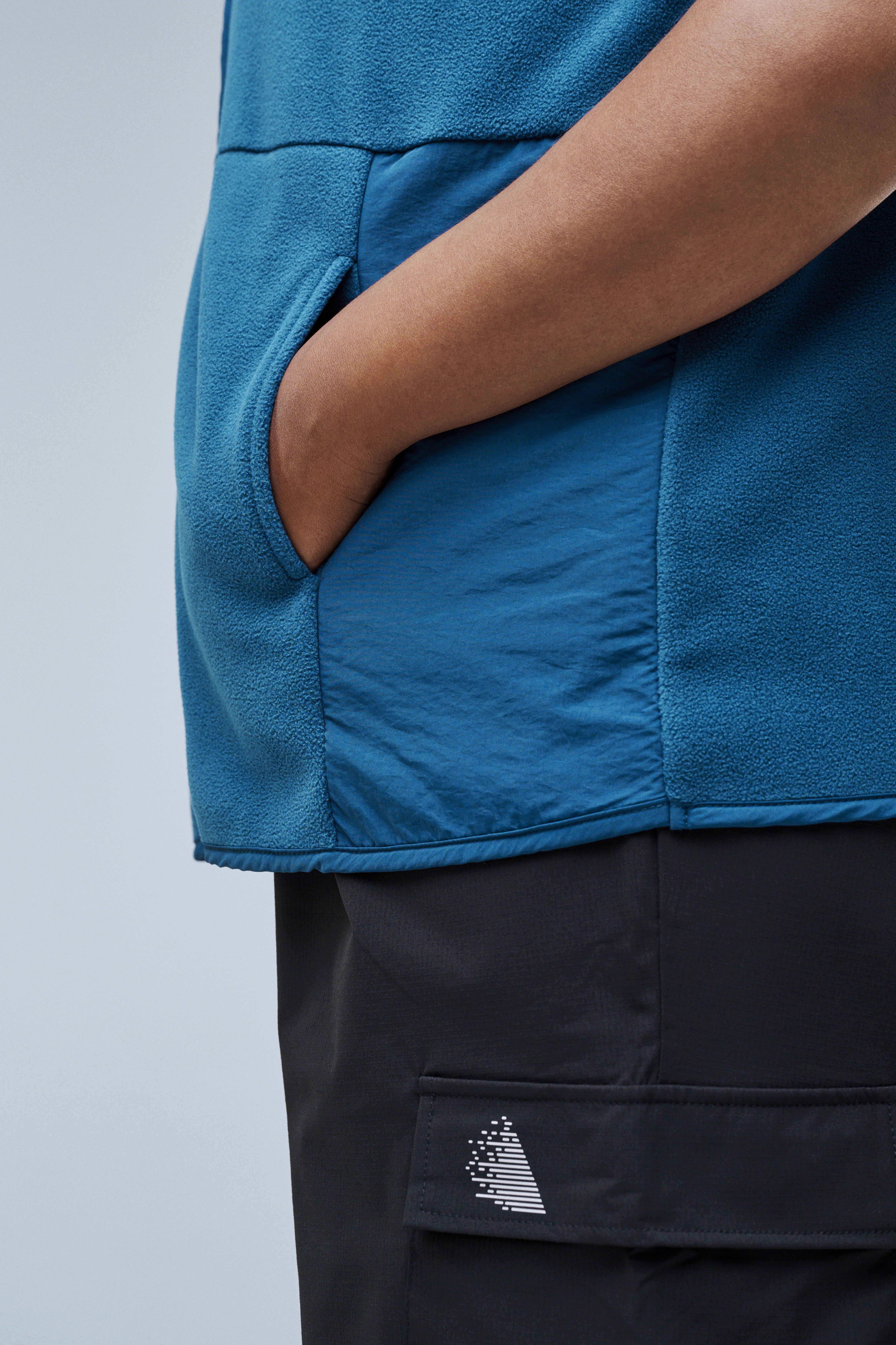 Zizzi Vest med h&oslash;j hals, , Model