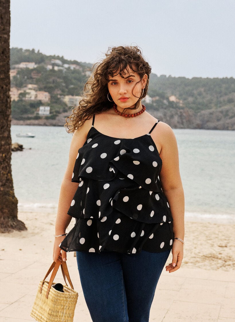 Lagdelt top med fl&aelig;sevolanter og spaghettistropper, Sort, Image