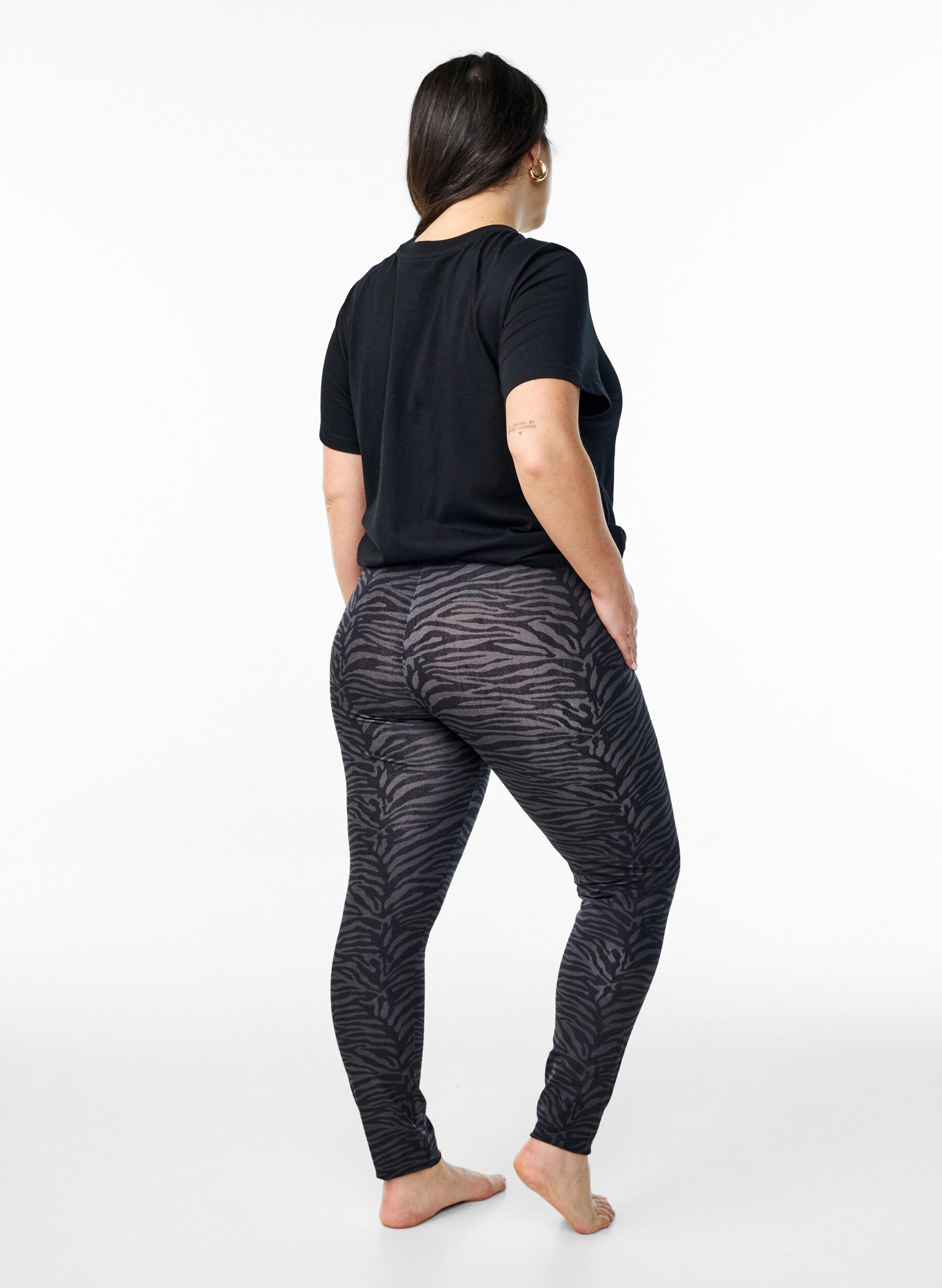 Zizzi Viskose leggings med print, Sort, Model image number 2