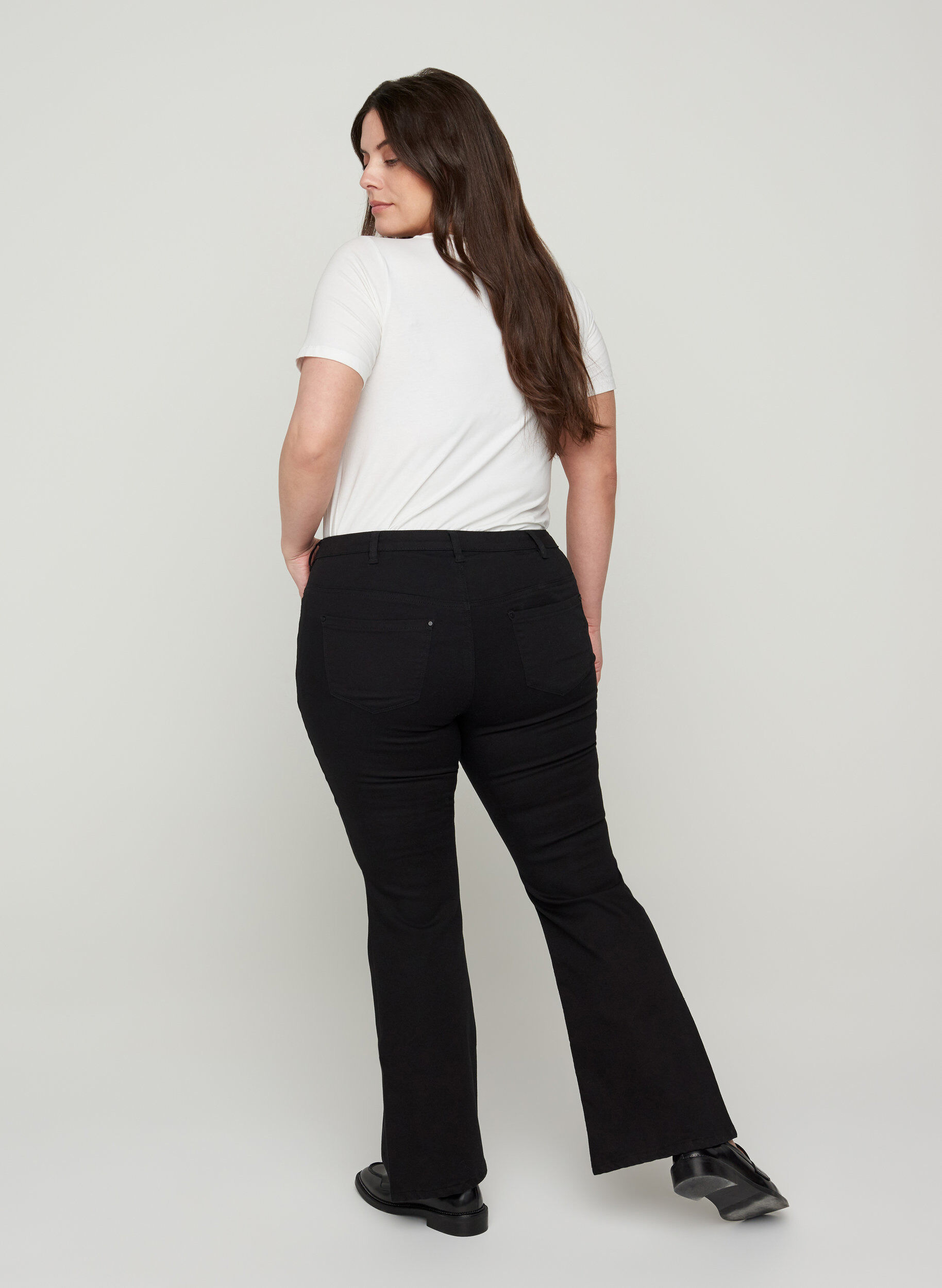 Zizzi Ellen bootcut jeans med h&oslash;j talje, Black, Model image number 1