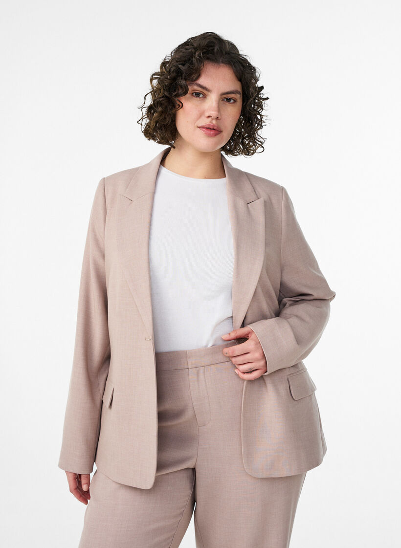 Klassisk blazer med enkel knaplukning og lommer, Beige, Model image number 0