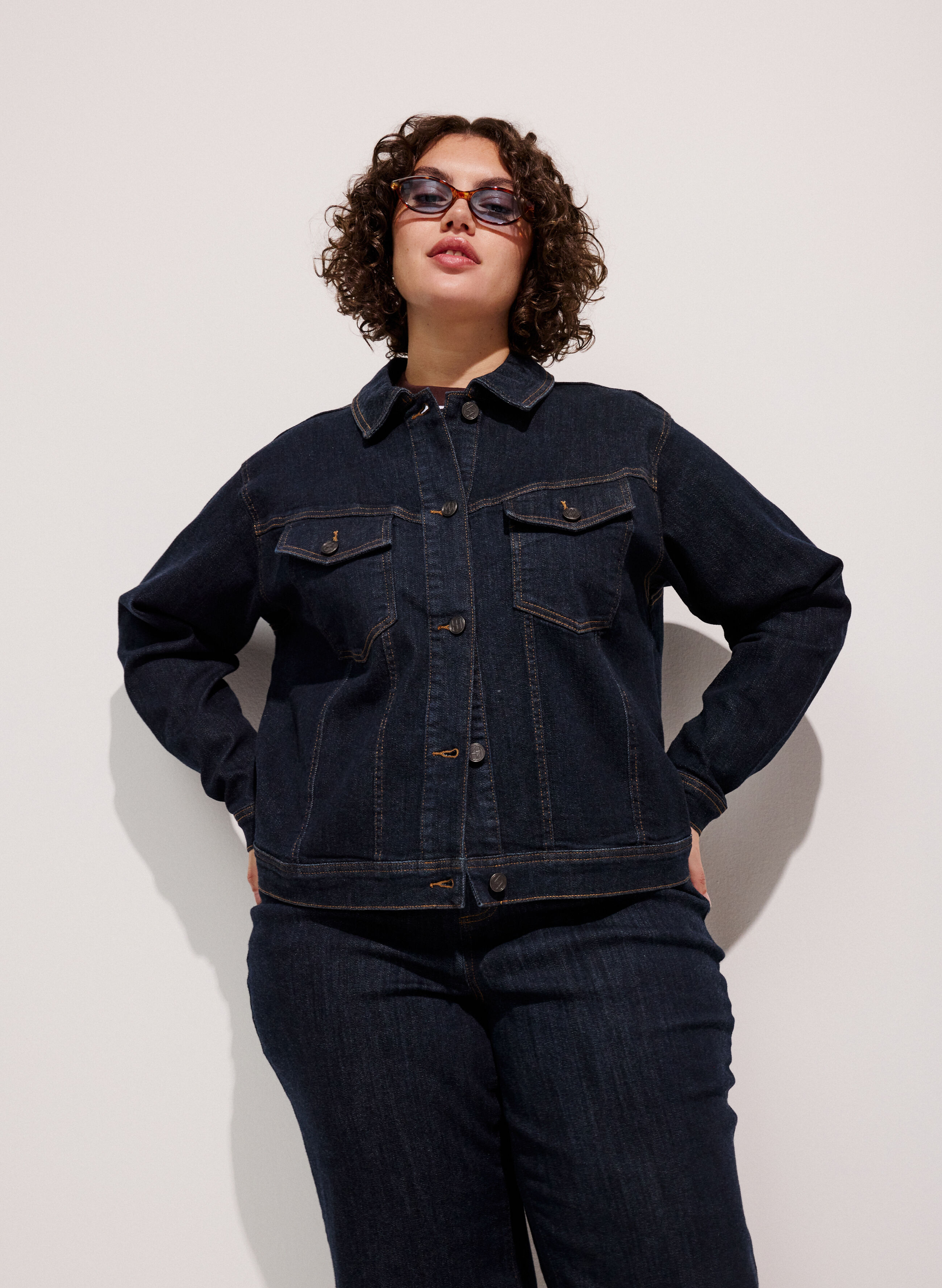 M&oslash;rk denim med attitude, , Model